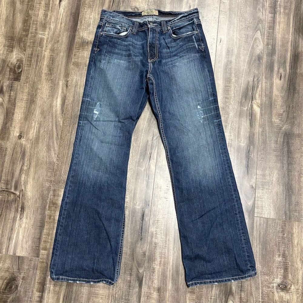 Buckle women’s Bootcut Jeans 3x32 Blue Distressed Denim